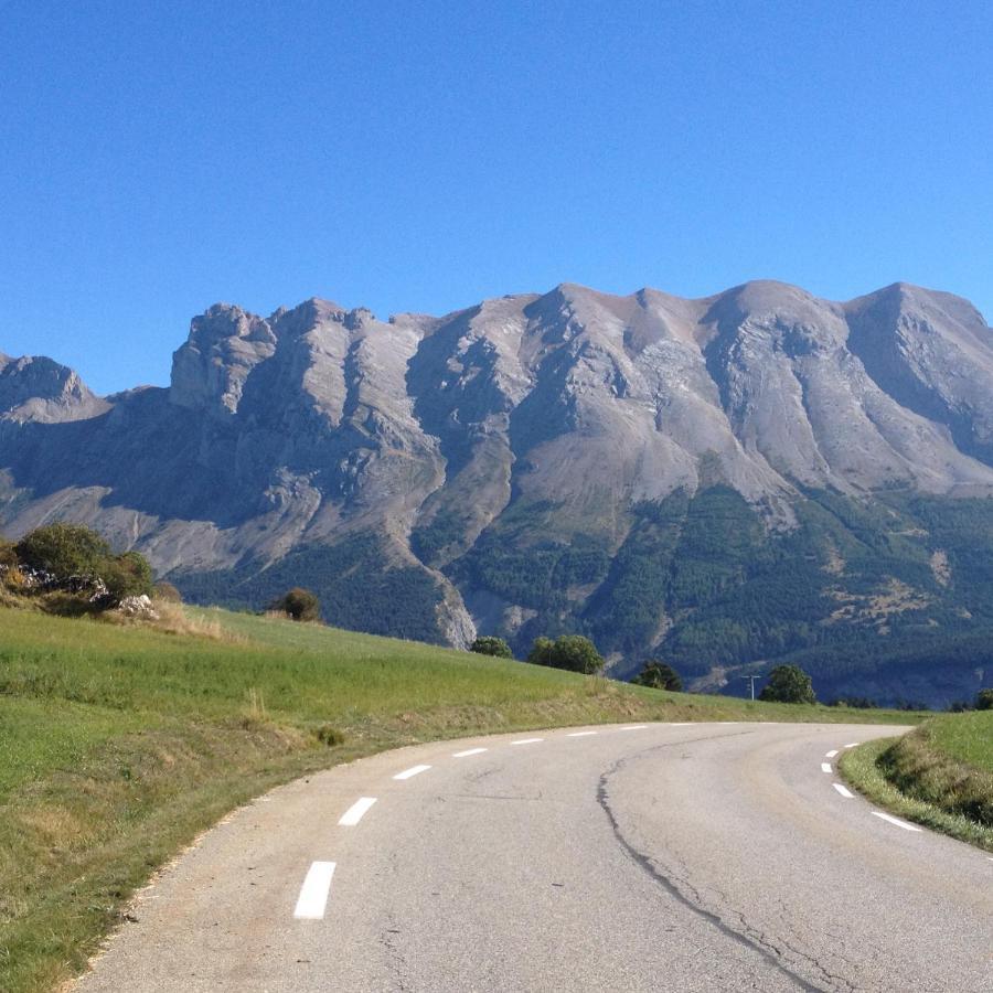 La Tourtette Bed & Breakfast Le Devoluy Bagian luar foto