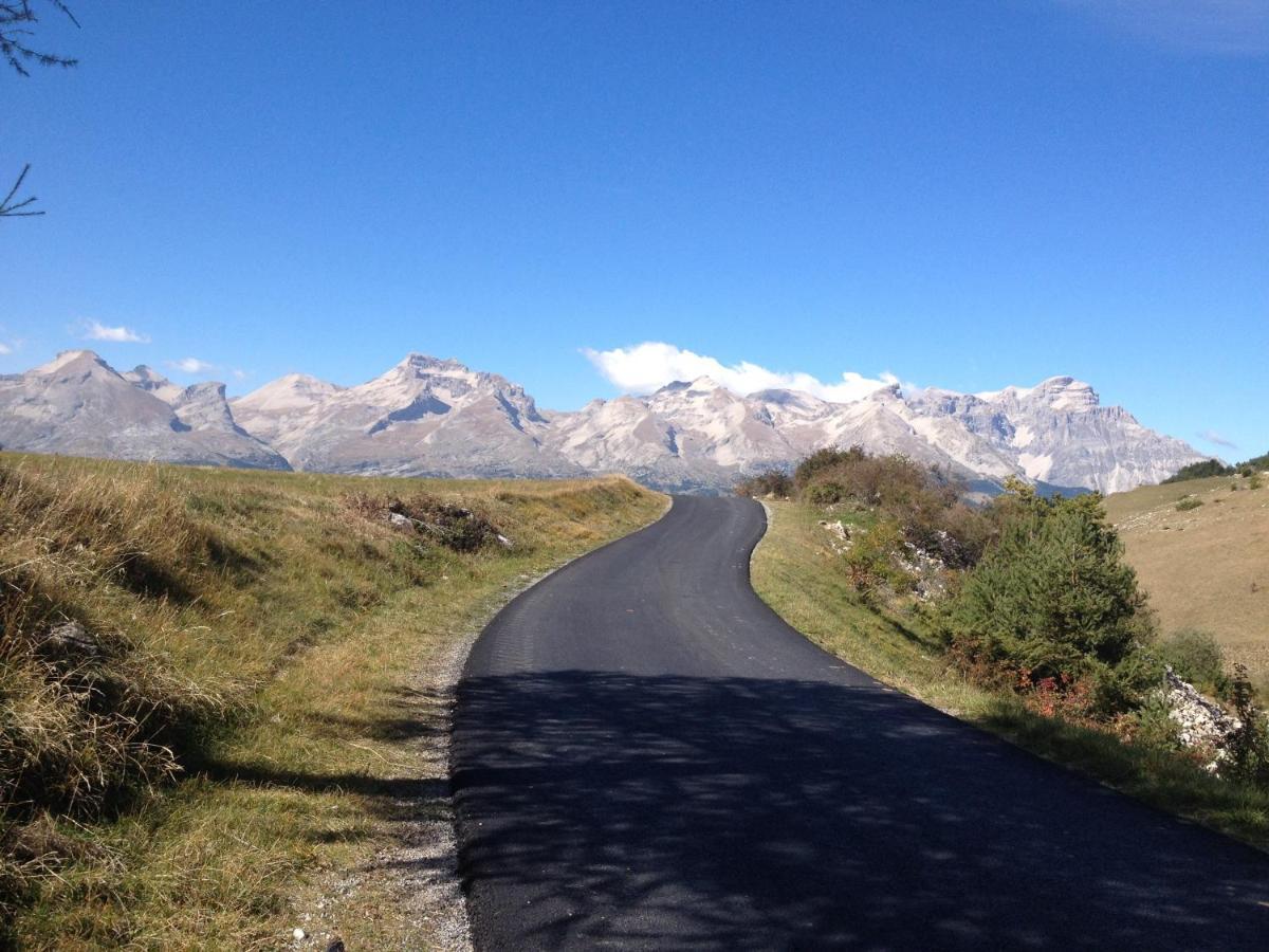 La Tourtette Bed & Breakfast Le Devoluy Bagian luar foto